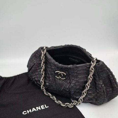 【Channel】珍稀絕品 | Vintage 蟒蛇皮抓皺餃子包✨ 黑色蟒蛇皮銀鍊包【絕版稀有收藏款/含防塵袋】