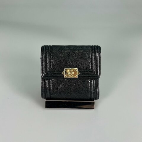 CHANEL 黑荔枝金扣BOY三折短夾