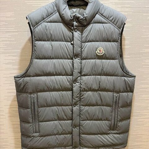💎Han's house精品服飾💎MONCLER Barthe 羽絨 消光 背心  灰 現貨4 可手水洗 原價41700