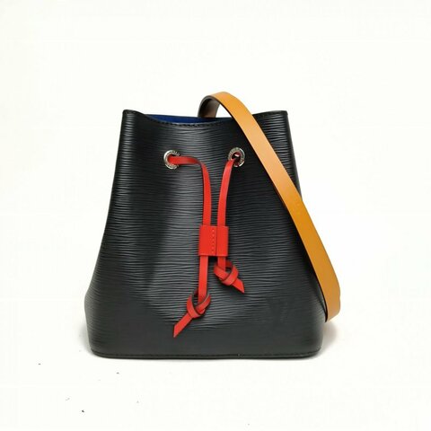 LOUIS VUITTON NÉONOÉ水桶包BB黑色水波紋牛皮銀扣晶片肩背包