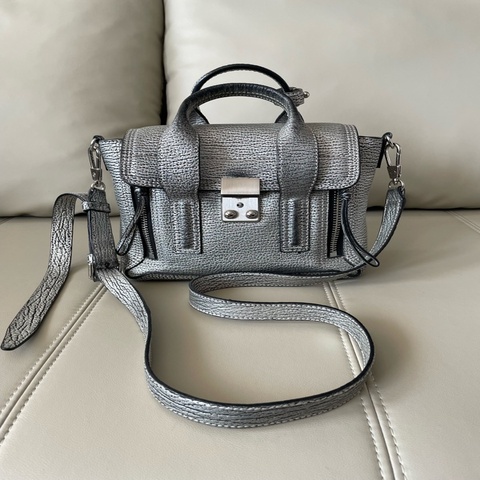 3.1 Phillip Lim 的經典熱賣款 Pashli Mini Satchel 迷你兩用公事包