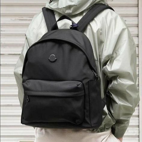 💎Han's house精品服飾💎moncler Pierrick 尼龍 防水 後背包 現貨 原價35900