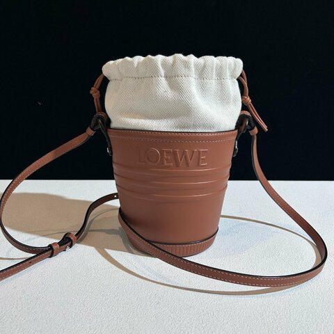 LOEWE/罗意威 Jardinier 棕色牛皮花盆包水桶包单肩包斜挎包