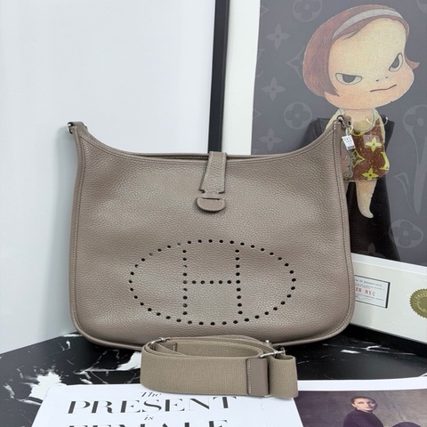 Hermes  愛馬仕 伊芙琳 Evelyne 29 大象灰 tc皮 男女同款 配件：肩帶