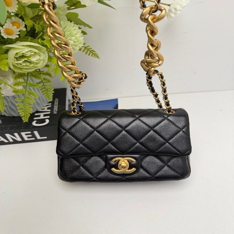 香奈兒Chanel 香奈兒 22p黑金粗鏈條方胖子 99新晶片款