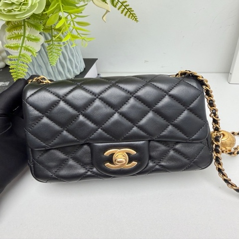 香奈兒Chanel 香奈兒黑金小羊皮 金球方胖子 30開有卡