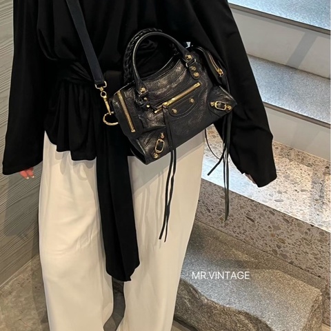 🏷️ Balenciaga mini city bag