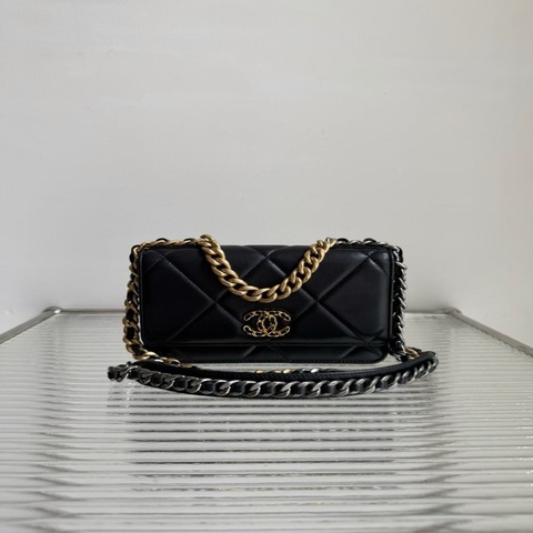 98🆕♠ ️ 🤍 Chanel/香奈兒芯片款19Bag 黑色全皮 woc 鏈條包尺寸：19 × 12cm