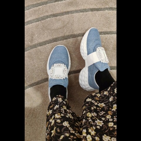 RV Roger Vivier  Viv' Run Light 鑽扣牛仔運動鞋