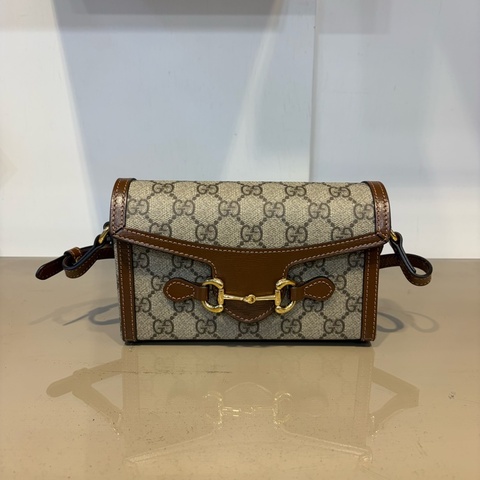 Gucci Horsebit1955肩斜背橫版手機包