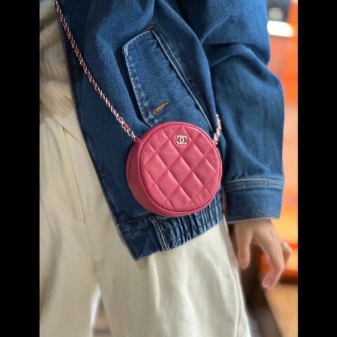 Chanel/香奈兒
粉色小圓餅 mini 斜揹包