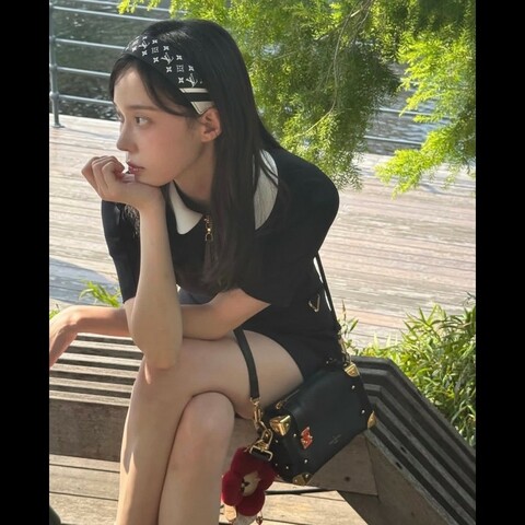 路易威登/Louis Vuitton  軟盒子黑色斜挎包 粒面牛皮革