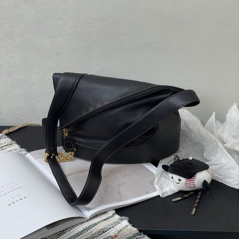 loewe羅意威雲朵包 斜挎包藏藍色