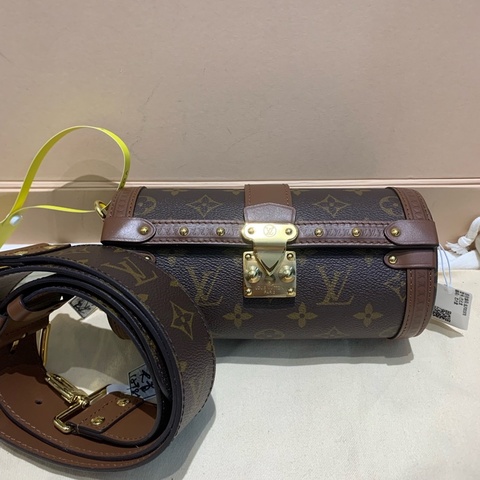 LV/路易威登 巴比龍圓筒包 芯片款 經典老花 尺寸：19×9×9cm。