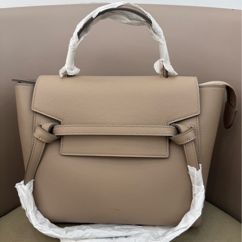 99新Celine 赛琳 奶茶色小号鲶鱼包 25年票底长24cm