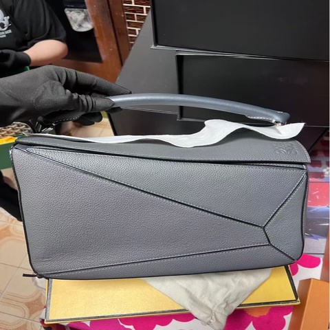 Loewe Puzzle 灰色大号/全新閑置