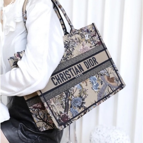 DIOR花卉喜鶴刺繡帆布中號BOOK TOTE