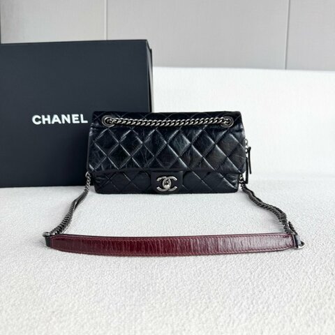 Chanel Cf黑銀孟買系列鏈條包 油蠟皮 25*15*6cm 98新配件塵袋