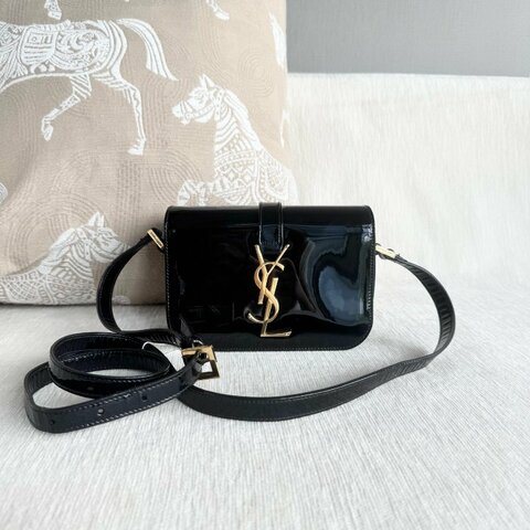 YSL 黑金漆皮豆腐包 17*12*5cm 98新配件塵袋