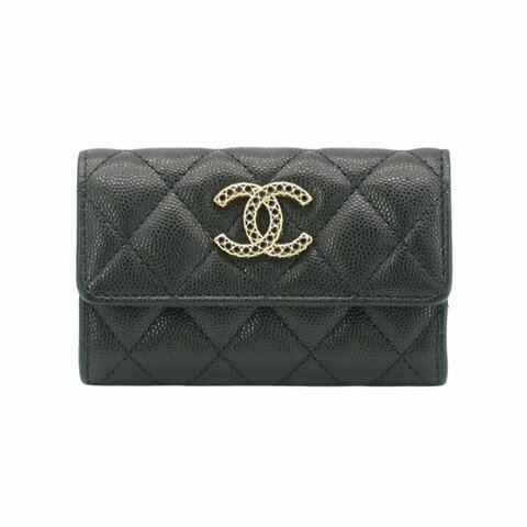 Chanel 黑雙C logo水鑽菱格牛皮釦式零錢卡包(AP3400-黑)