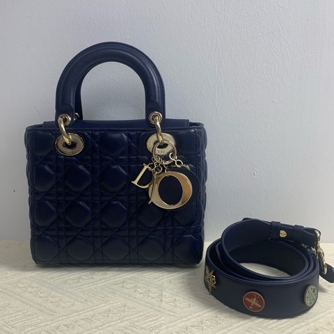 Dior 迪奧戴妃徽章四格 17年編碼