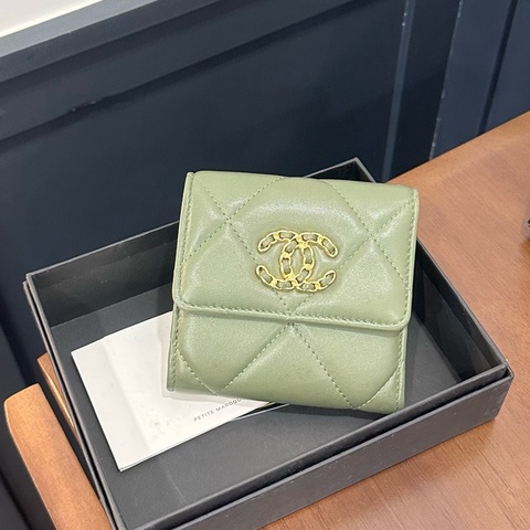 CHANEL AP1064 19三折短夾羊皮古巴綠