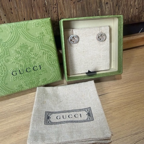 Gucci 銀色經典Logo 耳釘