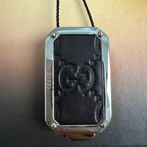 【赫蒂國際精品】 Gucci 黑色壓紋金屬經典 GG 壓紋鑰匙圈／吊飾