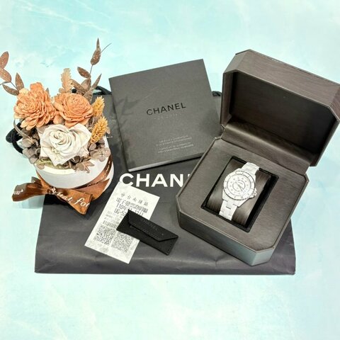 CHANEL J12 白色高抗磨陶瓷腕錶