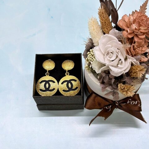CHANEL Vintage雙C圓牌垂墜夾式耳環