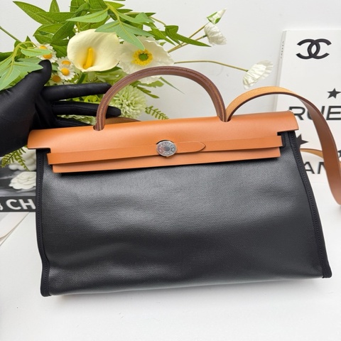 Hermes  愛馬仕Herbag31 黑色銀扣 防水帆布拼金棕