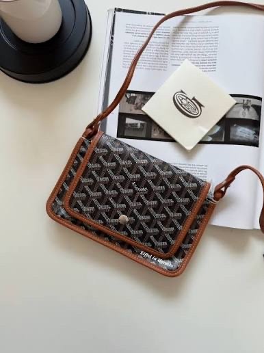 平台最低價近新閒置品附購買證明✨戈雅Goyard Plumet 信封包/棕色