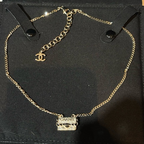 Chanel/香奈兒 24B字母logo包包吊墜金色項鍊