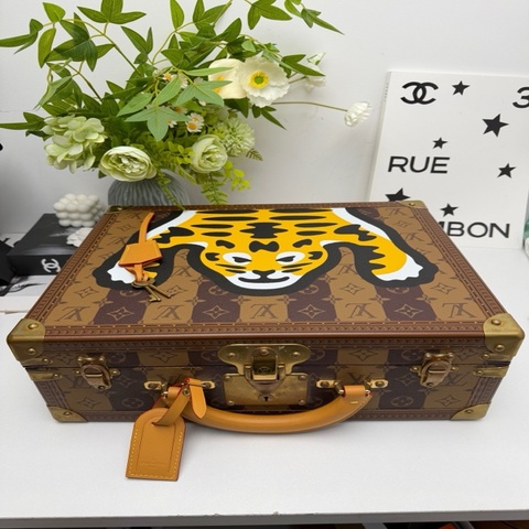 路易威登Louis Vuitton  與日本潮流教父Nigo 聯名限量款
