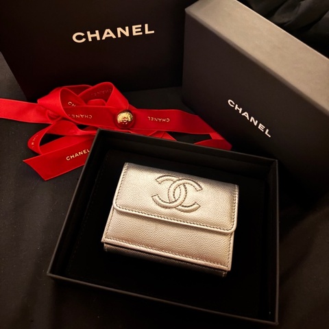 Chanel 銀色三折短夾