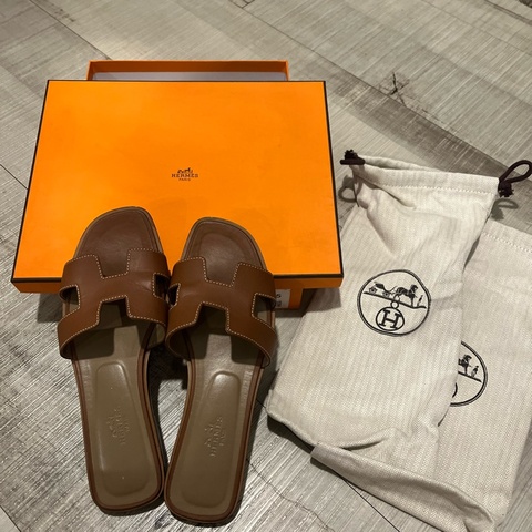 Hermes 夏日必備涼拖