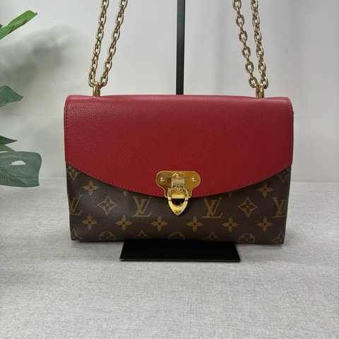 LV/路易威登 老花红色拼皮Pallas 传奇 信封包 单肩斜挎链条包