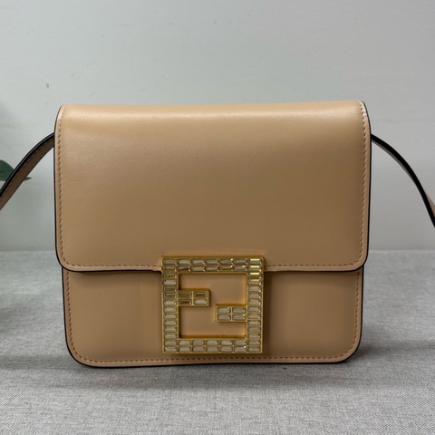 Fendi/芬迪钻扣方胖子豆腐包 奶茶色 牛皮 双F水钻金扣