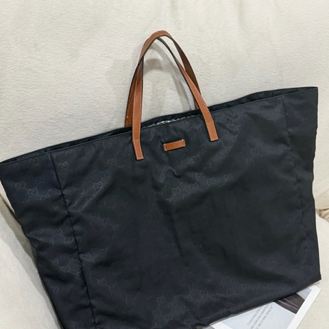 Gucci • 經典老花帆布旅行袋