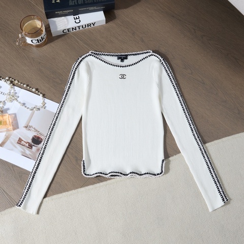 CHANEL 白色長袖Top
