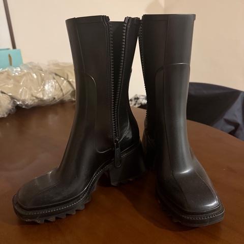 Chloe’ Betty 雨鞋 約七公分