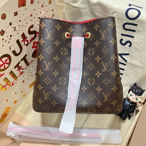 Lv路易威登紅桶2026年 8月全新 無變形無裂 紅色水桶