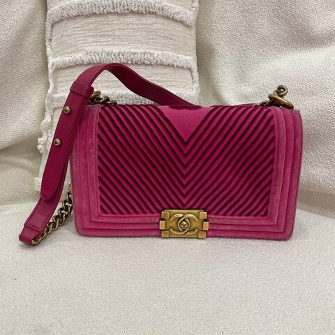 Chanel LeBoy 中號 V紋絨面 桃紅色 金扣