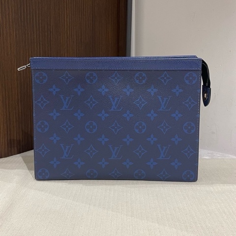 Louis Vuitton LV 路易威登 Pochette Voyage 經典老花便攜拉鍊開合 牛皮拼帆布 盥洗袋洗漱包  藍色，尺寸27/20/6cm