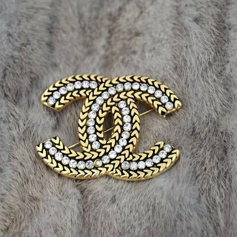【Channel】Vintage  麻花繩邊滿鑽雙 C 胸針✨ 復古金屬鑲鑽別針/Coco Mark【專櫃熱銷重工款/含刻印】