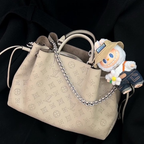 超絕美🤍#Lv #Bella米色 #全皮鏤空月光女神 #晶片款 #塵袋肩帶鏈條