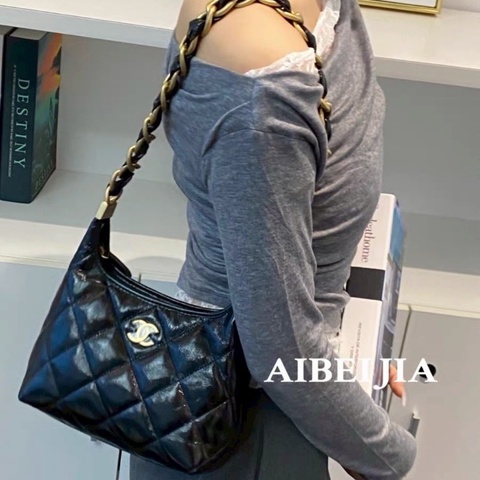 全新全配🖤#香奈兒 #24A黑金hobo腋下包 #小號油蠟皮 #台灣購證 #晶片款