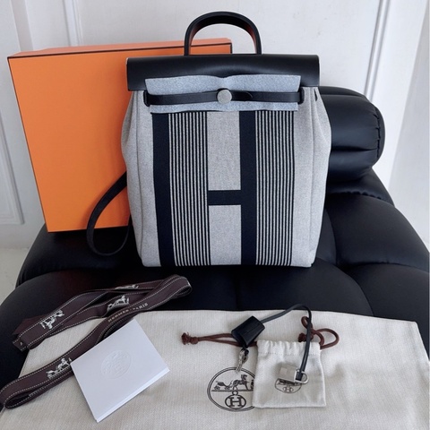 【近新閒置品】99新 Hermes 愛馬仕 黑銀H限量款herbag A dos雙肩後背包Z刻 學院風男女通用出差商務休閒上學皆可