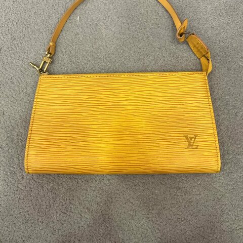 Louis Vuitton 水波紋腋下包 黃色 水波紋小牛皮 金扣