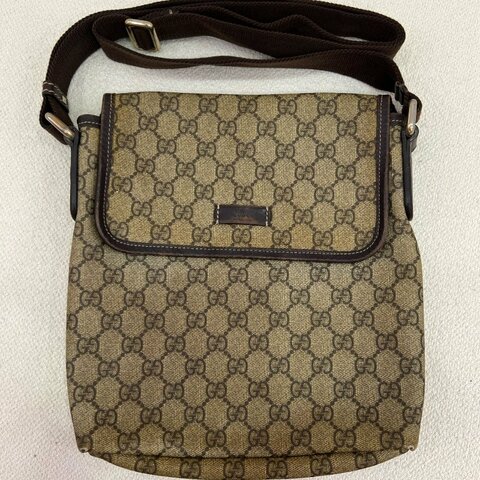Gucci 男士斜挎包 老花 皮革 金色